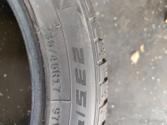 235/45 R17 zimne - 6