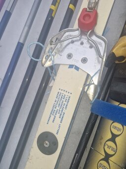 Lyže lyžiarky saňe korčule - 6