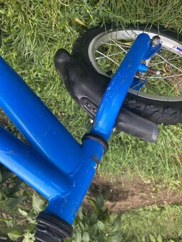 Detsky bicykel s pomocnými kolieskami Modrý - 6