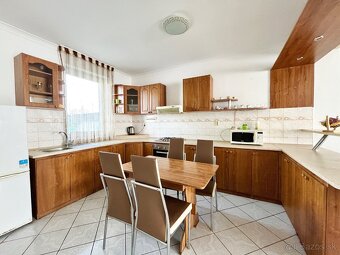 PREDAJ rodinný dom Banka - 6