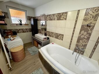 5 izb., RD bez ďalších investícii,pozemok 756 m2 - TULIPÁN - - 6