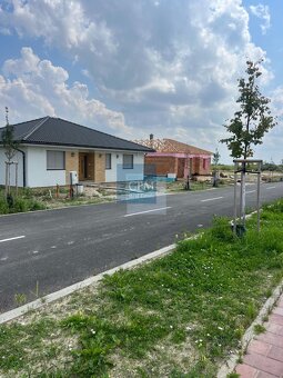 Ponúkame na predaj lukratívny stavebný pozemok v Modre s krá - 6