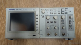 Osciloskop Tektronix TDS1012B - 6