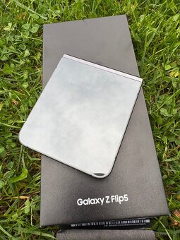 Samsung Z Flip 5 - 6