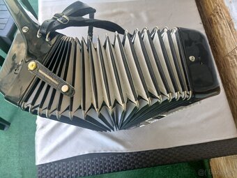 Predám krásny profi.akordeón DELÍCIA CHORAL IV - 6