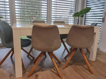 6x pekné stoličky = cena spolu za 6 kusov - 6