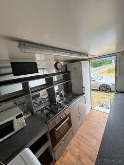 Pojazdný bufetový karavan Unikol - 6