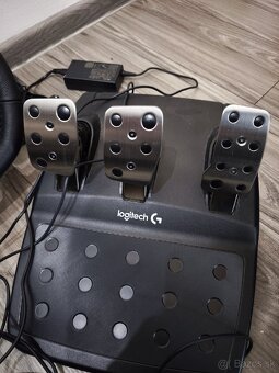 Predám herný volant Logitech g29 aj s riadiacou pákou - 6