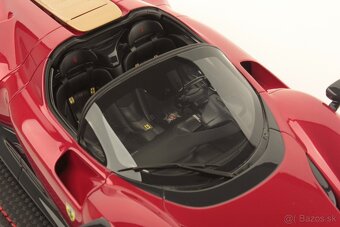 Ferrari Daytona SP3 | MR Collection 1/18 - 6
