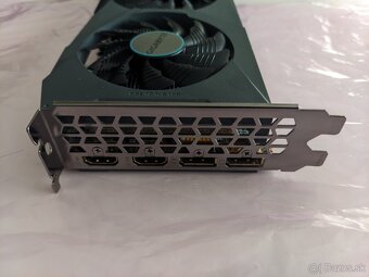 GIGABYTE Radeon RX 6600 EAGLE 8GB - 6