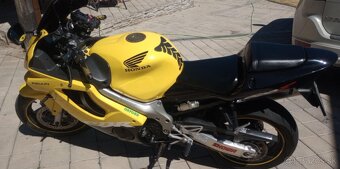 Honda CBR600F - 6