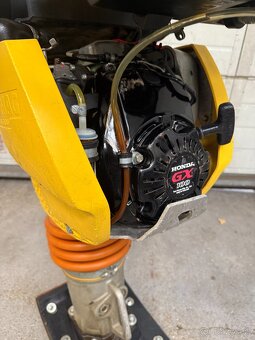 3. Vibračné dusadlo Bomag BT 65 - 6