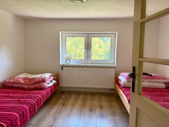 Predám kompletne zrekonštruovaný rodinný dom v obci Beňuš - 6