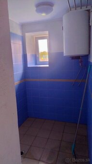 Predám budovu s pozemkom na podnikanie - 6