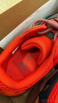 adidas Yeezy Boost 700 Hi-Res Red - 6