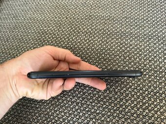 Predam iPhone Xr 64Gb cierny - 6