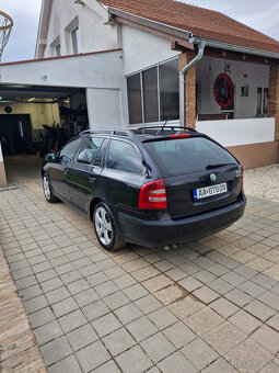 Škoda Octavia Combi 2.0 TDI Elegance - 6