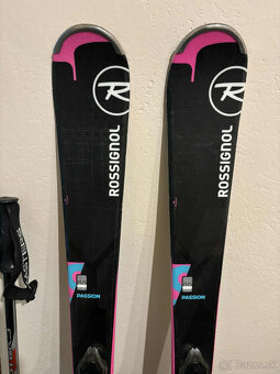 Lyže Rossignol + lyžiarky Salamon + palice - 6