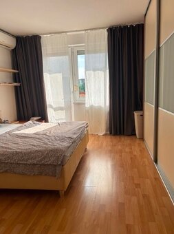 Na prenájom – veľký 2-izbový byt, Mraziarenská ulica, Bratis - 6