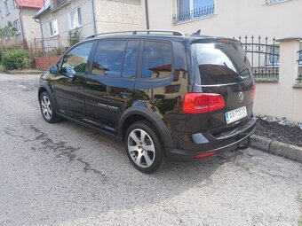 Volkswagen Touran 2.0 TDI CROSS 7-MIEST - 6