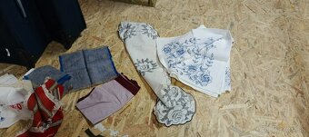 Tkané dečky, vyšívané obrusy a rôzne - 6