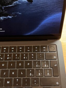 MacBook Air M2 – poškodený, plne funkčný - 6