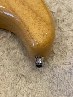 Fender Classic 70's Stratocaster - 6