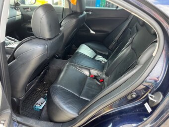 Predám Lexus IS 220d NEPOJAZDNE - 6