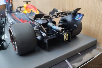 Max Verstappen 1:18 s figurkou - štvrtý titul 2024 - 6
