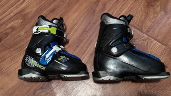 REZERVOVANÉ Detské lyže, 80cm, lyžiarky 17,5 a prilba - 6