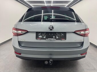 Superb Combi 2,0 TDI Style 110kW Ťazné Top stav - 6