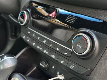 Hyundai Tucson 2.0 CRDi 4x4 Premium - 6