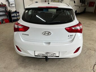 Hyundai i30 CRDi 81KW 1.majitel KLIMA TAŽNÉ ZAŘÍZENÍ - 6