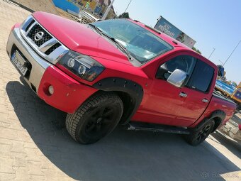 NISSAN TITAN V8 - 6