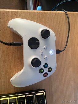 Xbox series S 512GB Biela + TV Samsung - 6