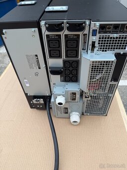 Predám UPS APC Smart-UPS SRT 8000VA (8kVA) - 6