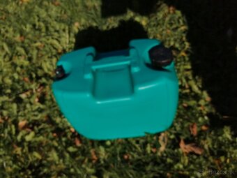 plastové sudy 220 lit a bandasky - 6