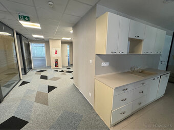Prenájom samostatného kancelárskeho traktu 407 m² pri nábrež - 6