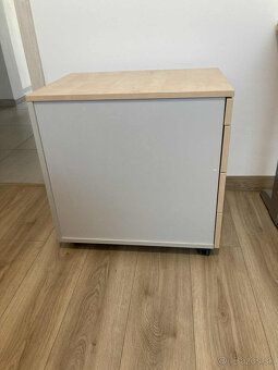 Kvalitný kancelársky stôl + uzamykateľný kontajner - 6