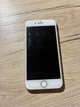 Predám iphone 7 - 6