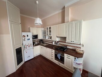 PRIESTRANNÝ 4iz byt v mestskej vile pod hradom - 6