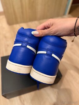 Air Jordan 1 - 6