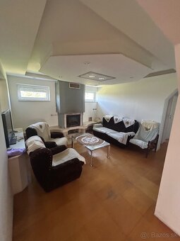 Priestranný rodinný dom -Hraň PREDAJ - 6