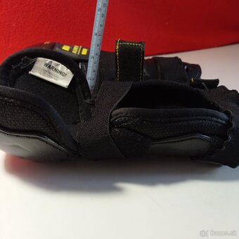 detské chrániče kolena a holene - 6