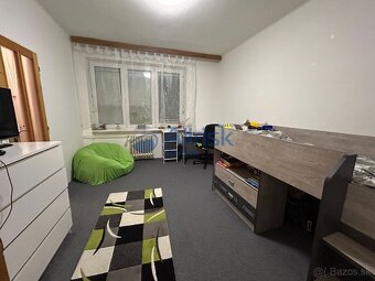 Znížená cena Pekný tehlový 3-izbový byt s balkónom na ulic - 6