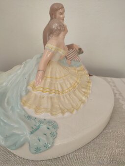 Bechyně keramická porcelánová soška pár 30 cm
- 6