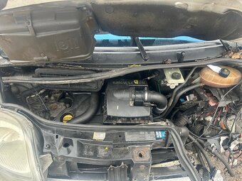 Renault Trafic 2,5DCI 99KW G9U B 7 prodám díly - 6