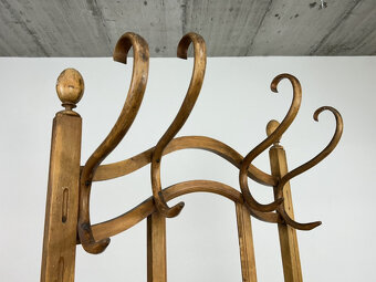 Nástenný halový vešiak J&J Kohn no.1082 - 6