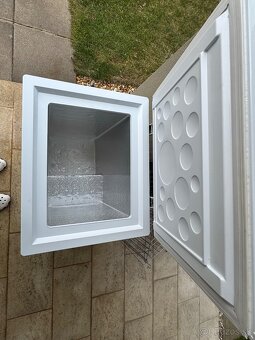 Predam mraznicku Candy CHAE 1024W 105L. - 6