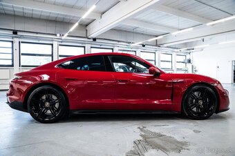 Porsche Taycan - 6